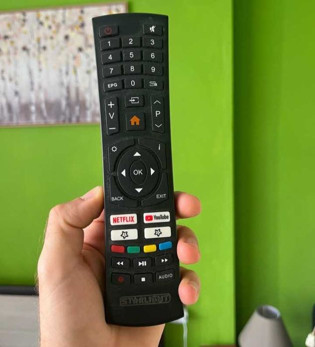 Телевизор StarLight SMART 32 ''