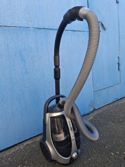 Пылесос LG в хорошем состоянии