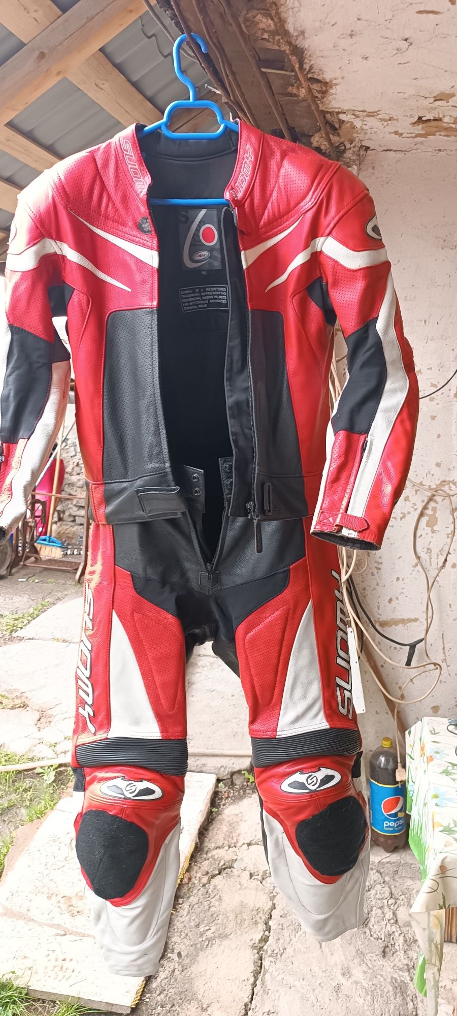 Costum motociclist de vanzare