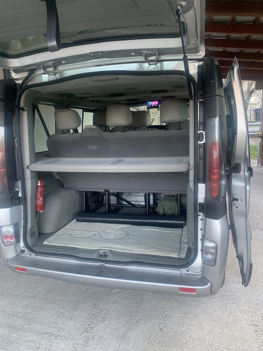 Vand renault trafic 7 locuri