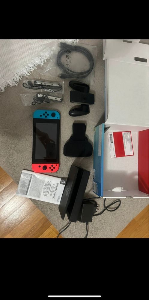 Vand Nintendo Switch 1 impecabil!!!