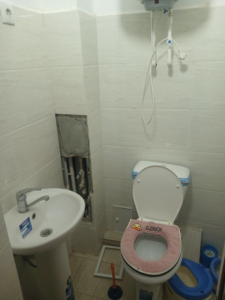 Uy sotiladi 77m²