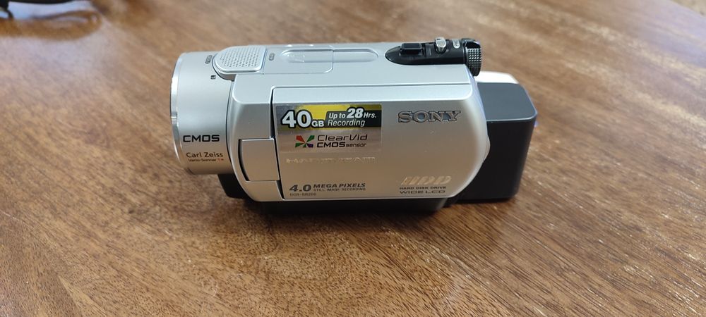 Видеокамера  SONY DCR-SR200 40 ГБ.