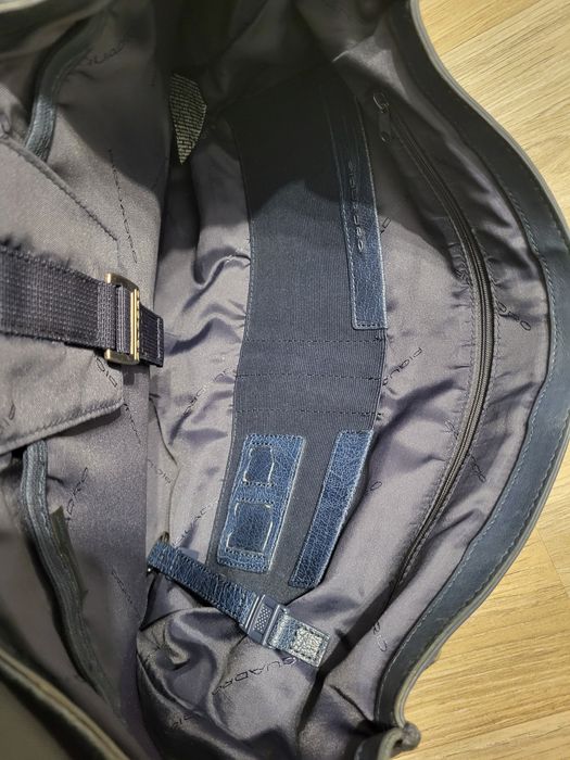 Geanta laptop crossbody piele Piquadro