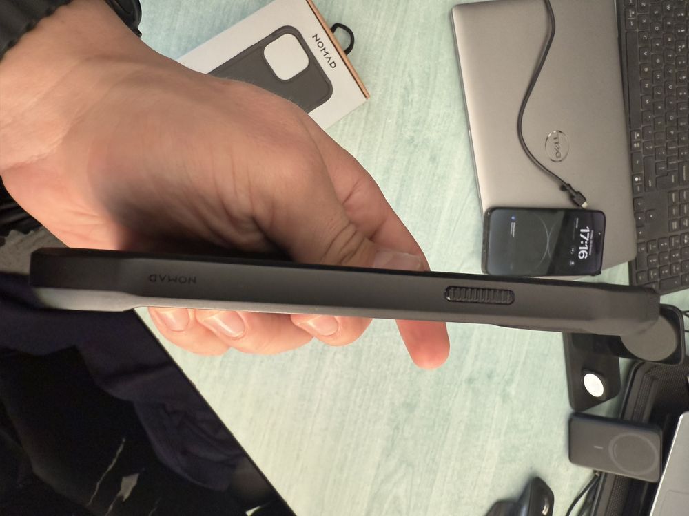Husa iPhone Nomad