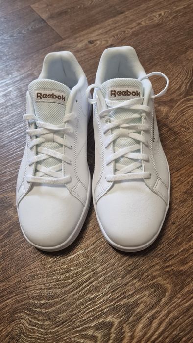 Vand adodasi femei Reebok !