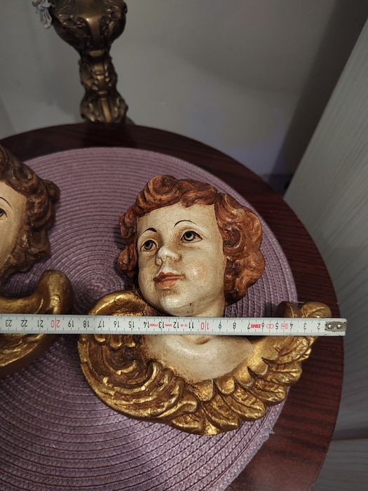 Îngerași, amorași sculptați in lemn