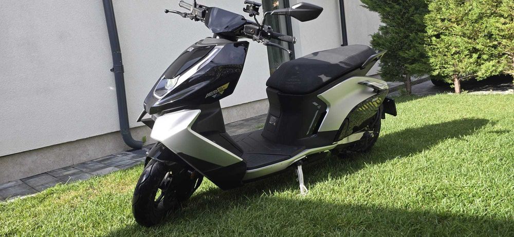 Maxi Scooter electric ZEEHO AE8S+ '24 Scuter