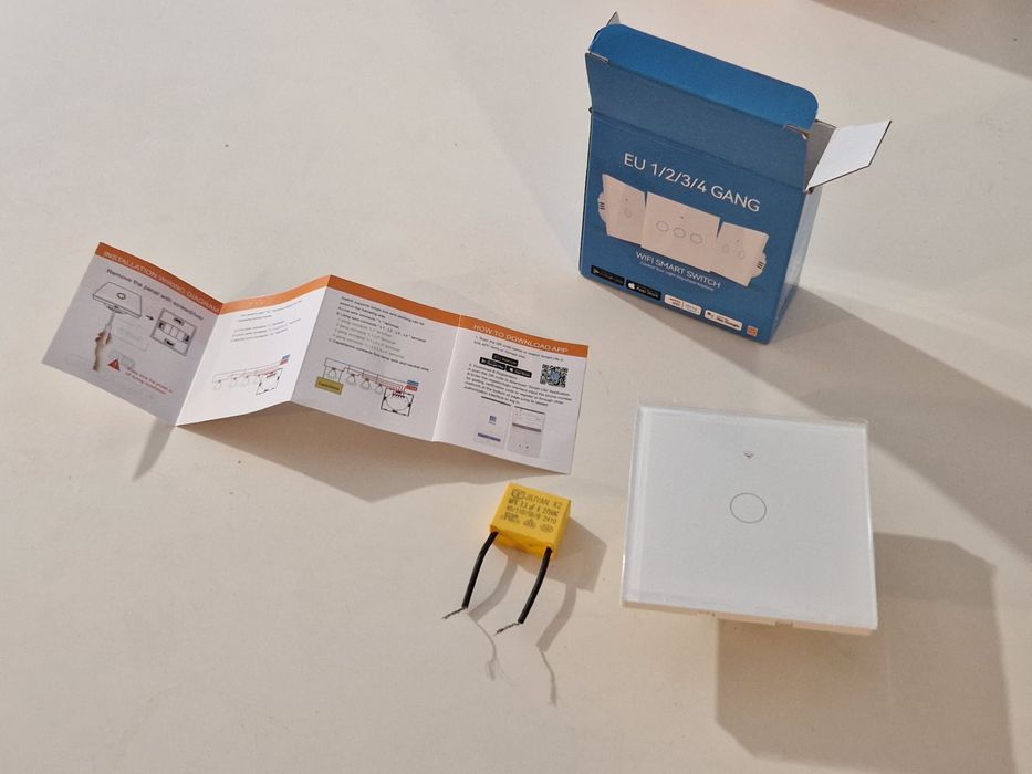 Intrerupator smart cu touch wifi