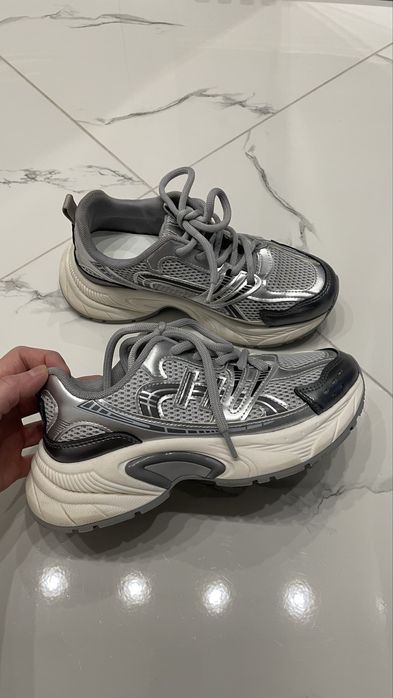 Женские кроссовки noname