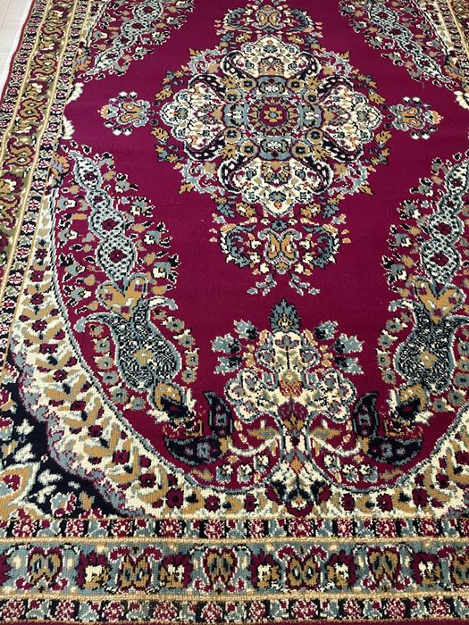 Ковер в хорошем состояние