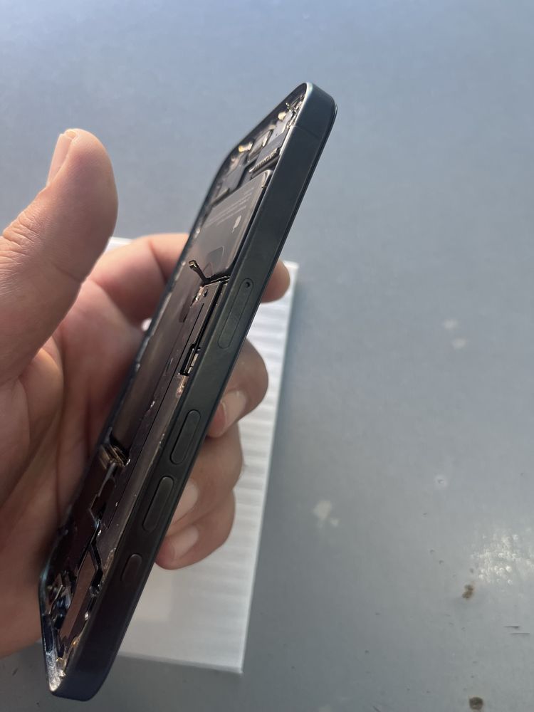 iPhone 15 pro капак с  корпус