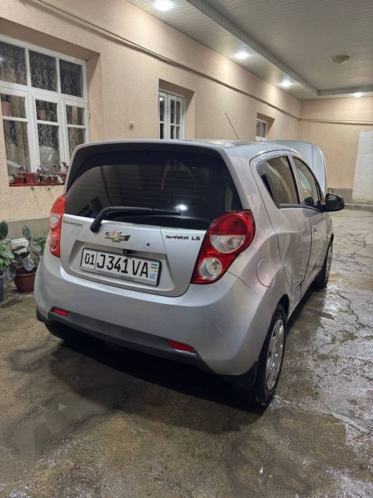 Chevrolet spark 2 pozitsiya 2015 arenda