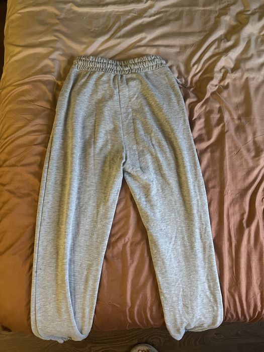 Pantaloni de trening gri comfortabili
