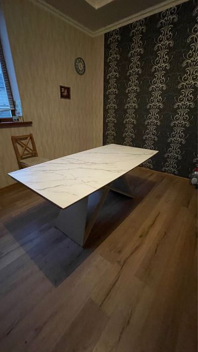 Стол кухонный в отличном состоянии