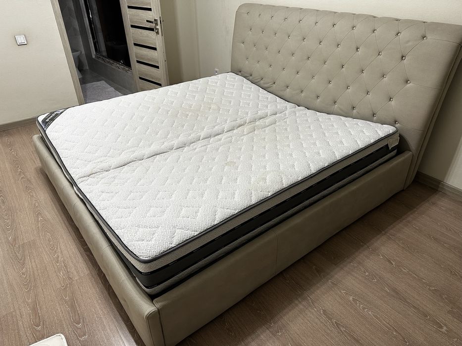 Продам кровать 2 х 2 м