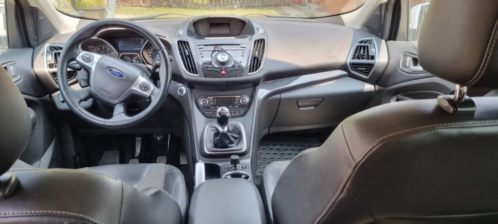 Ford Kuga ( Doar Vand )