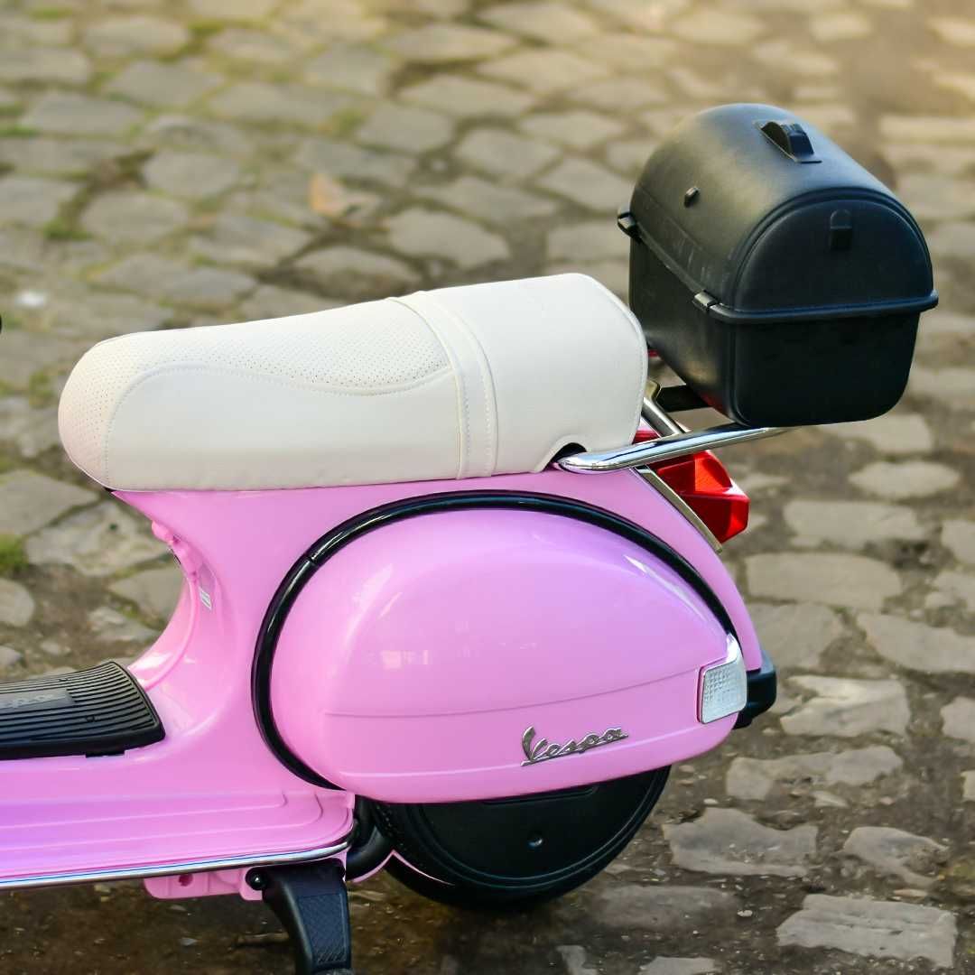 Scuter electric Piaggio Vespa PX150 cu roti moi si scaun tapitat, Pink