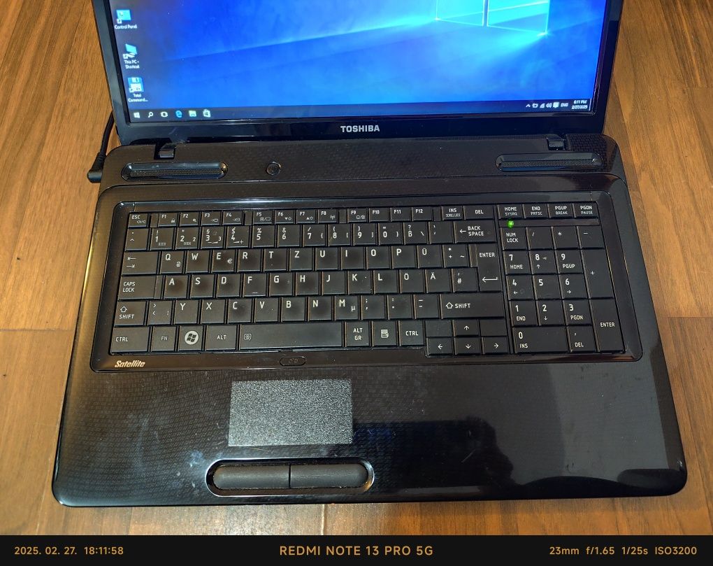Laptop Toshiba cu display mare 17 inch, 4Gb RAM, SSD Samsung Evo 240Gb