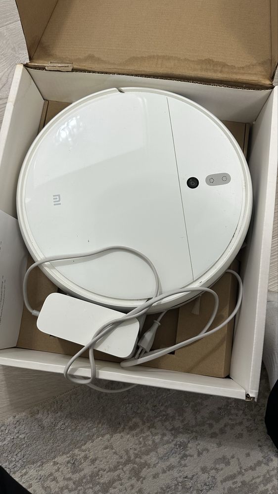 Продам робот пылесос XIAOMI