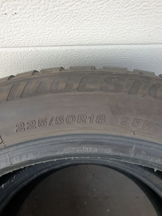 Зимни гуми 2 броя BRIDGESTONE Blizzak LM001 225 50 R18 дот 2820