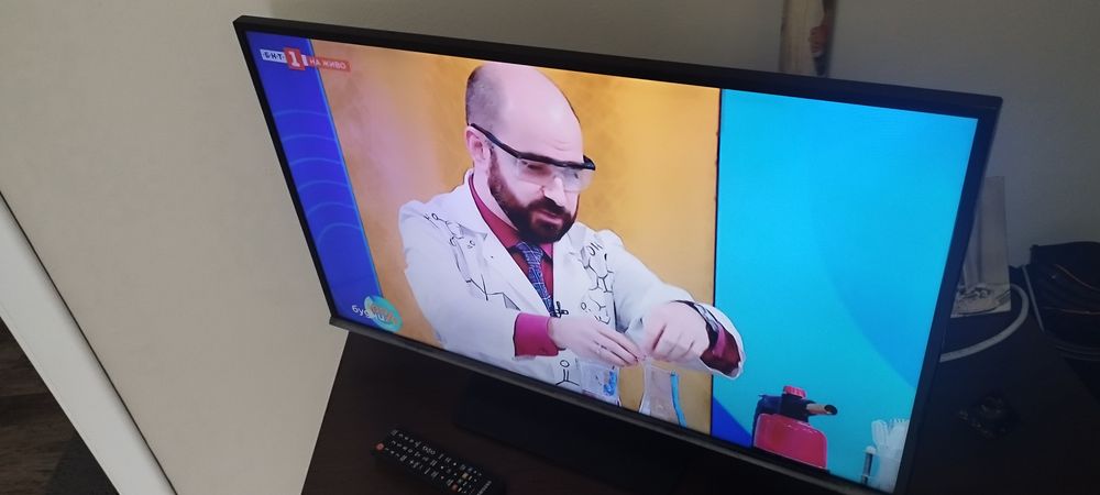 Телевизор Самсунг 32 инча.