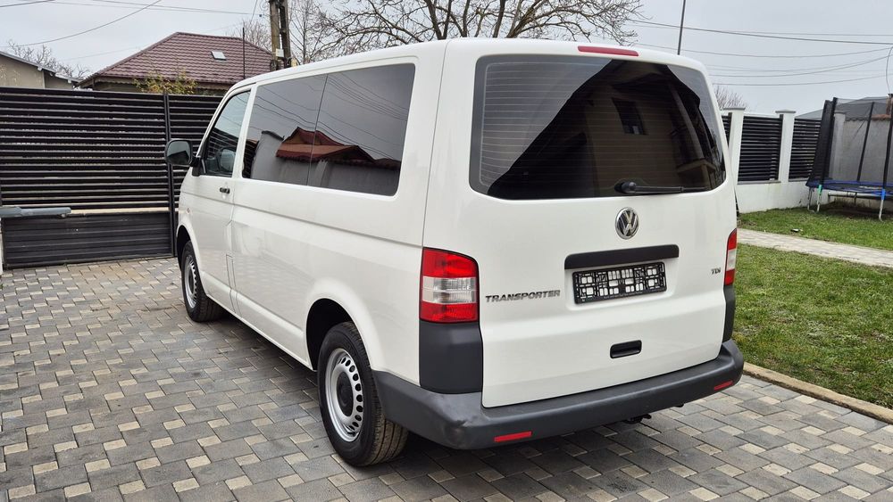 VW Transporter T5 2.0 Diesel 8+1 Locuri