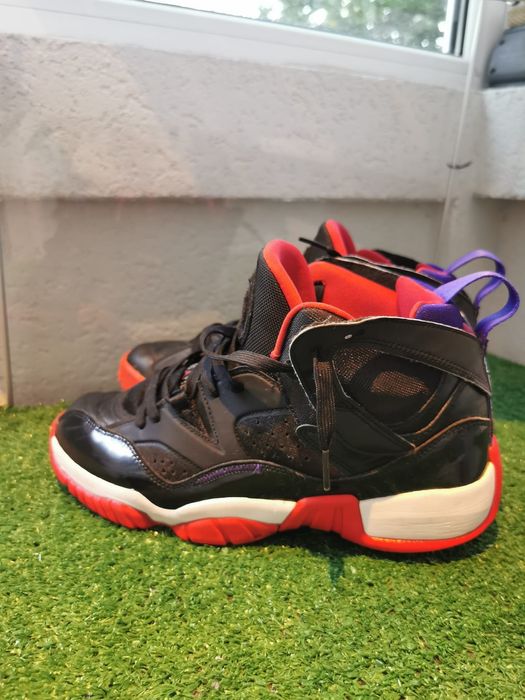 Jordan  43 fit 44 URGENT!!!