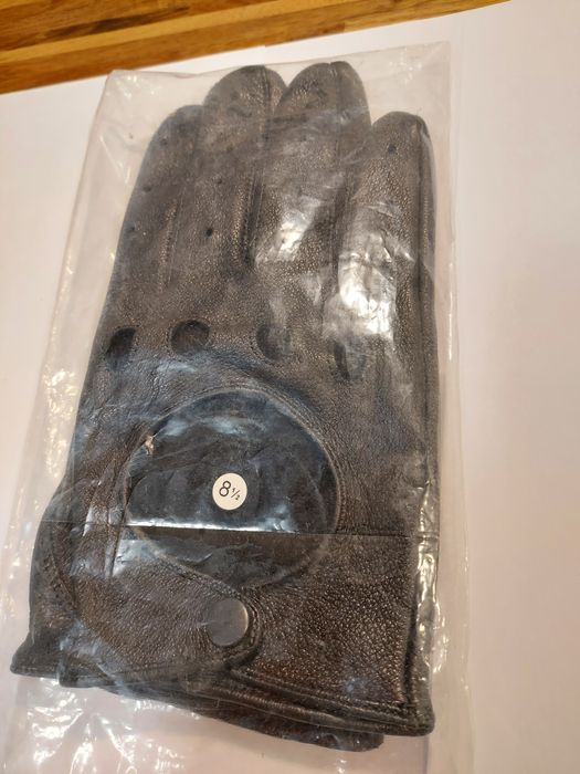 Manusi condus din piele naturala