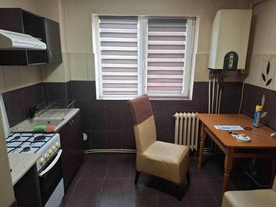 Vand apartament cu 2 camere,mobilat