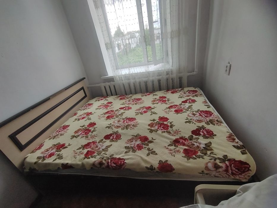Продам Кровать без матраса