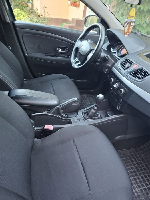 Proprietar vand Renault Fluence 1.5 dci