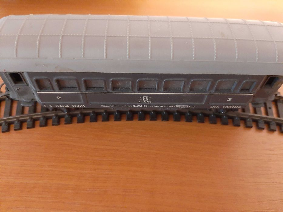 Set de 2 vagoane de tren, de colectie - scara HO 1:87