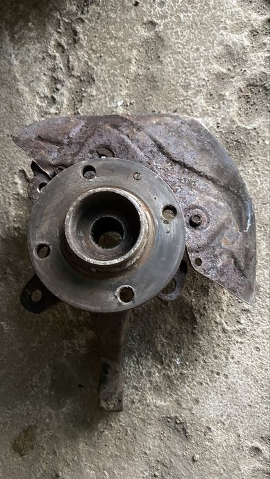 Цапка и ступица на пассат Б 3