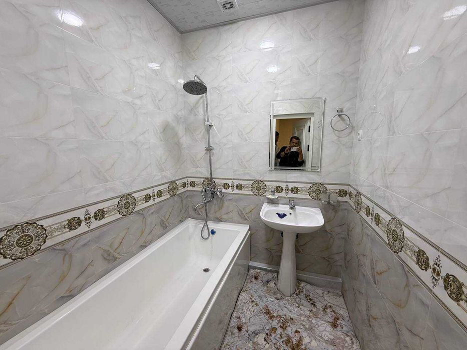 4х комнатная квартира на 4 этаже 109кв/м, в Самарканде