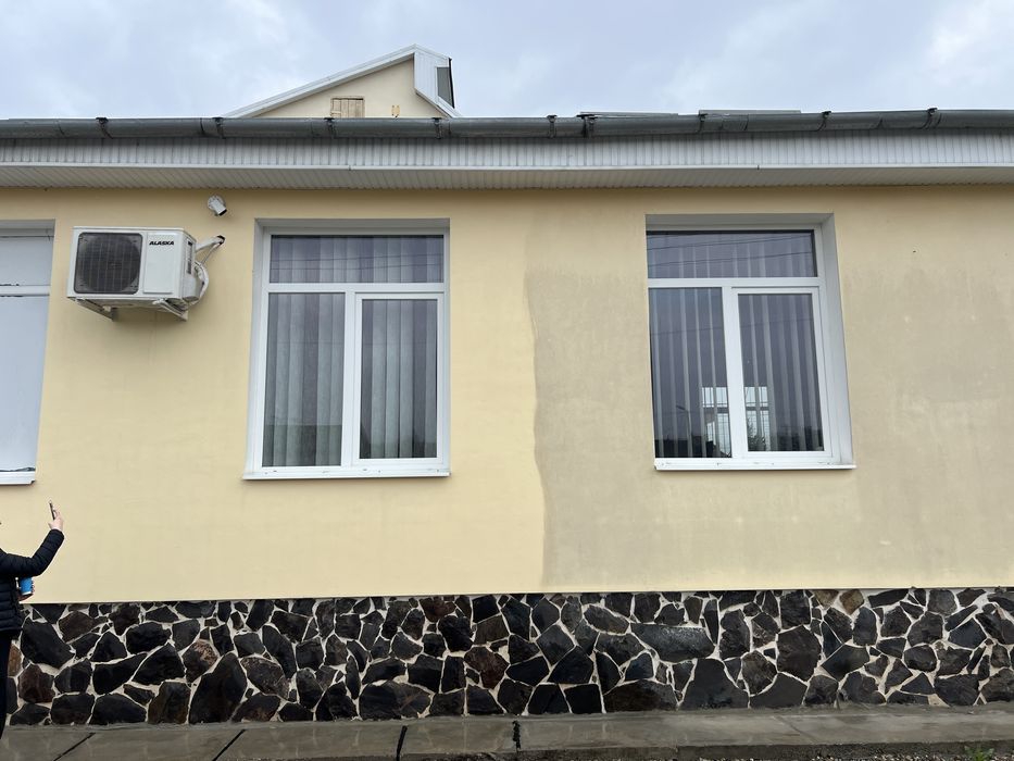 Curatare exterioara fatade, pereti, pavaj, beton, hale, panouri solare