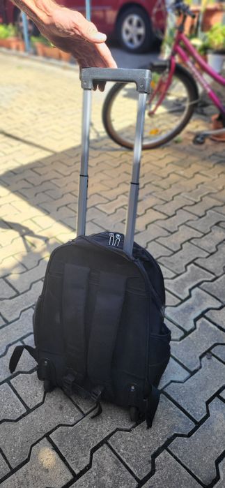 Ghiozdan de scoala troler