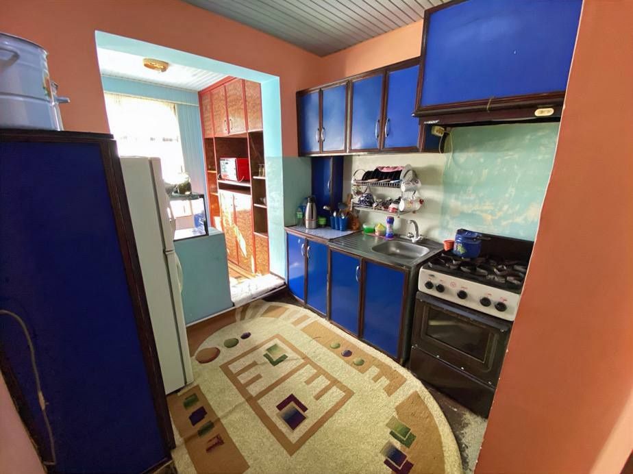 Чирчик 8 микрорайон 27 дом 2 хонали квартира сотилади