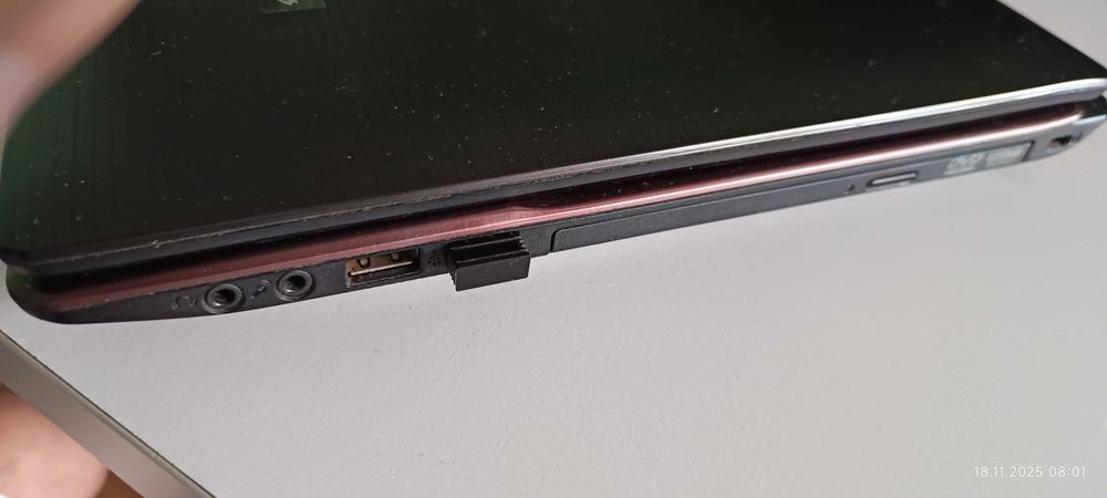 Продавам запазен лаптоп ASUS