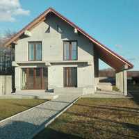 Vând casă P+M în Ursați în supr.de 200 de m2  cu teren de 7000 m2!