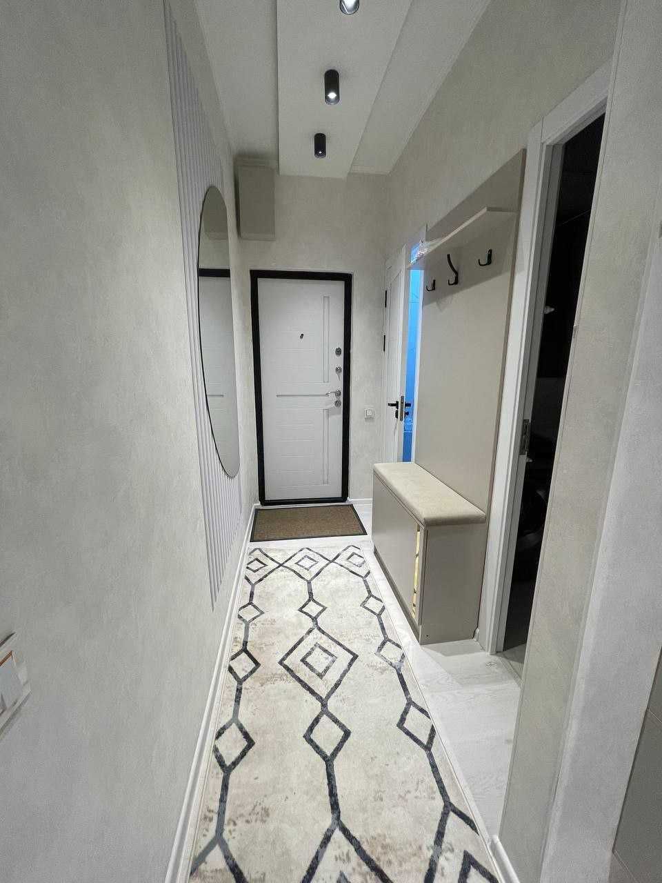 Срочно продам кв 2-ком кв ор Новза Метро/Спорт Товар. Цена Бомба.29*