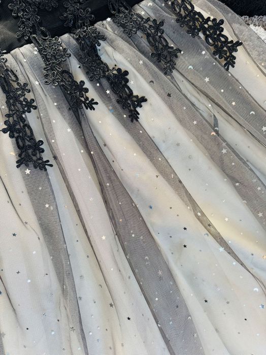 Нова офицялна рокля със корсетен гръб