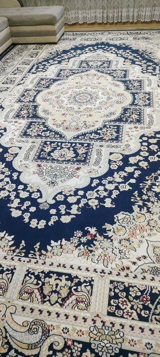 Продам ковёр размер 3х6