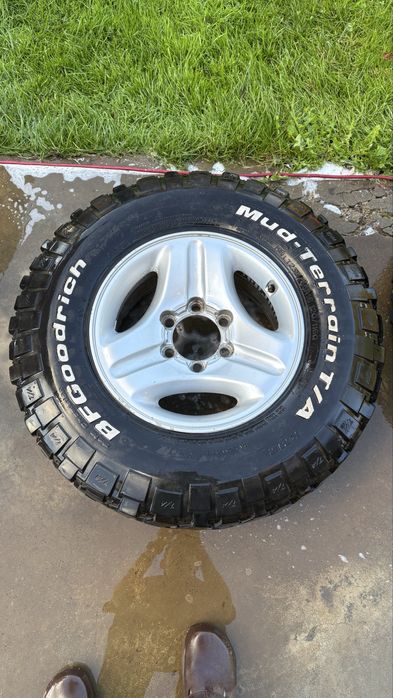 Cauciuc Bfgoodrich mud terrain + jante toyota land cruiser 70
