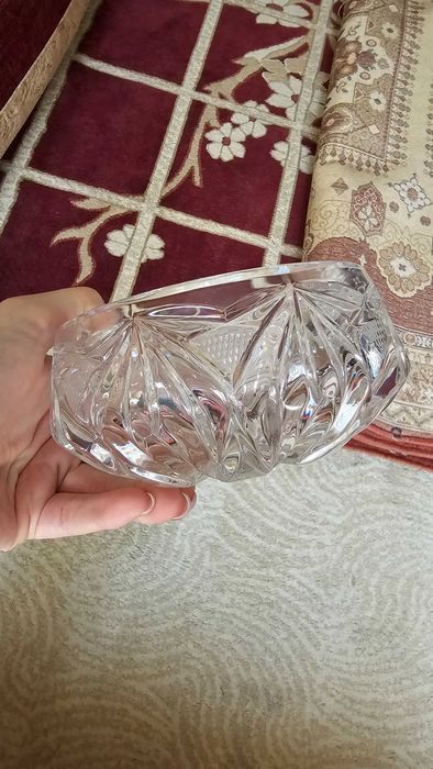 Хрустальные вазы в идеальном состоянии