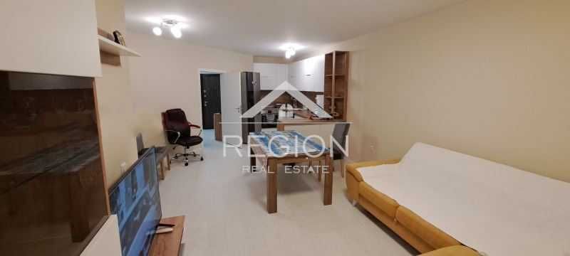 Дава се под наем Тристаен апартамент в Варна, Левски - 93 кв.м за 675 € - Снимка #2