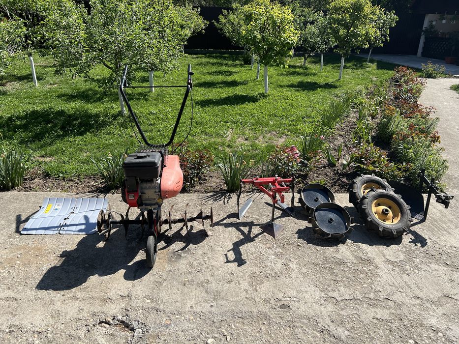 Vând motocultor Mitsubishi GT 600