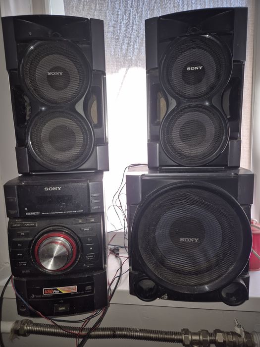 Музыкальный центр