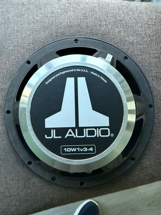 Продаю сабвуфер JL Audio 10W1v3-4