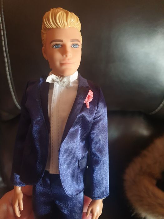 Barbie mire si mireasa noi